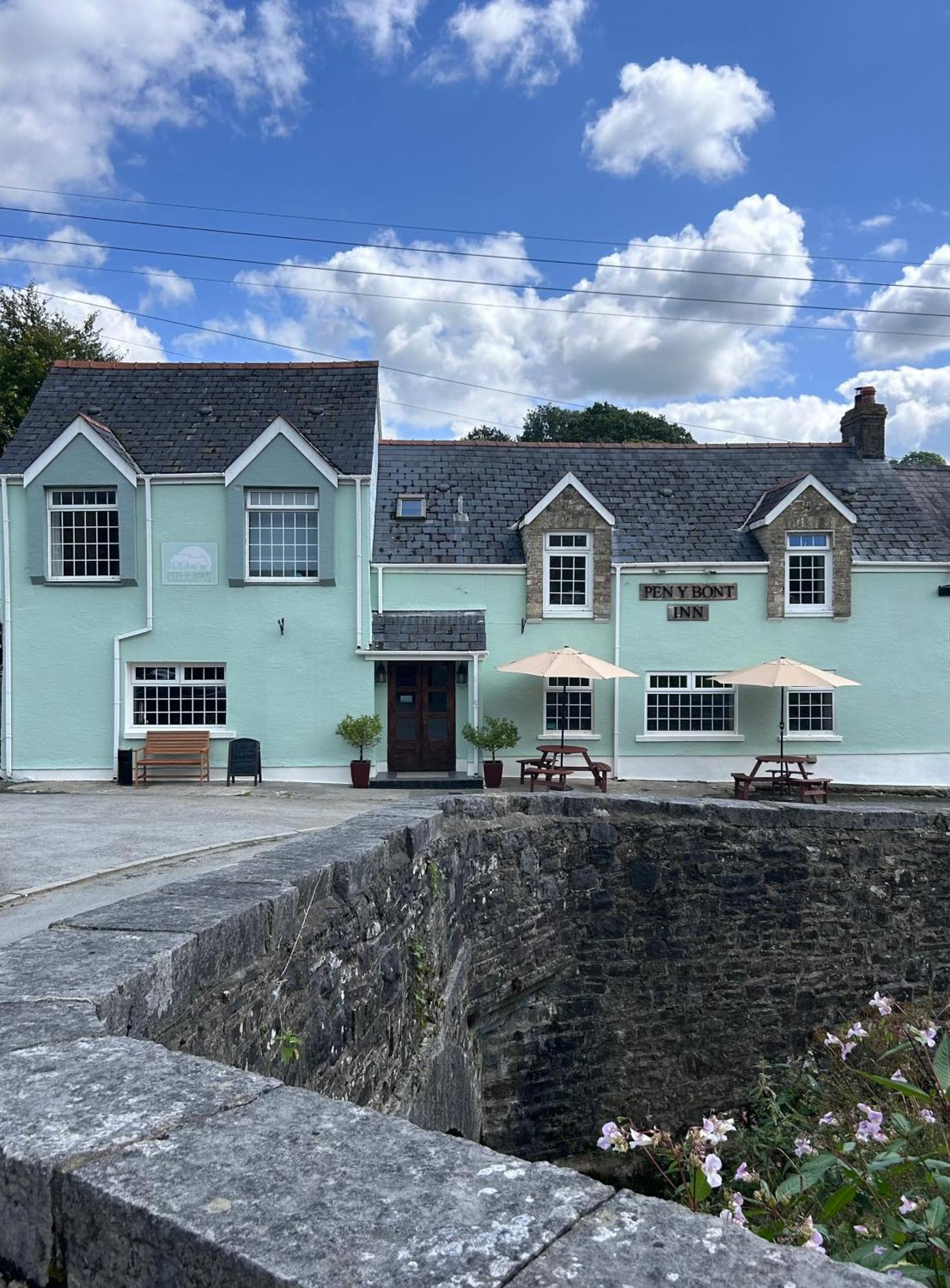 Penybont Restaurant + Inn Carmarthen Esterno foto