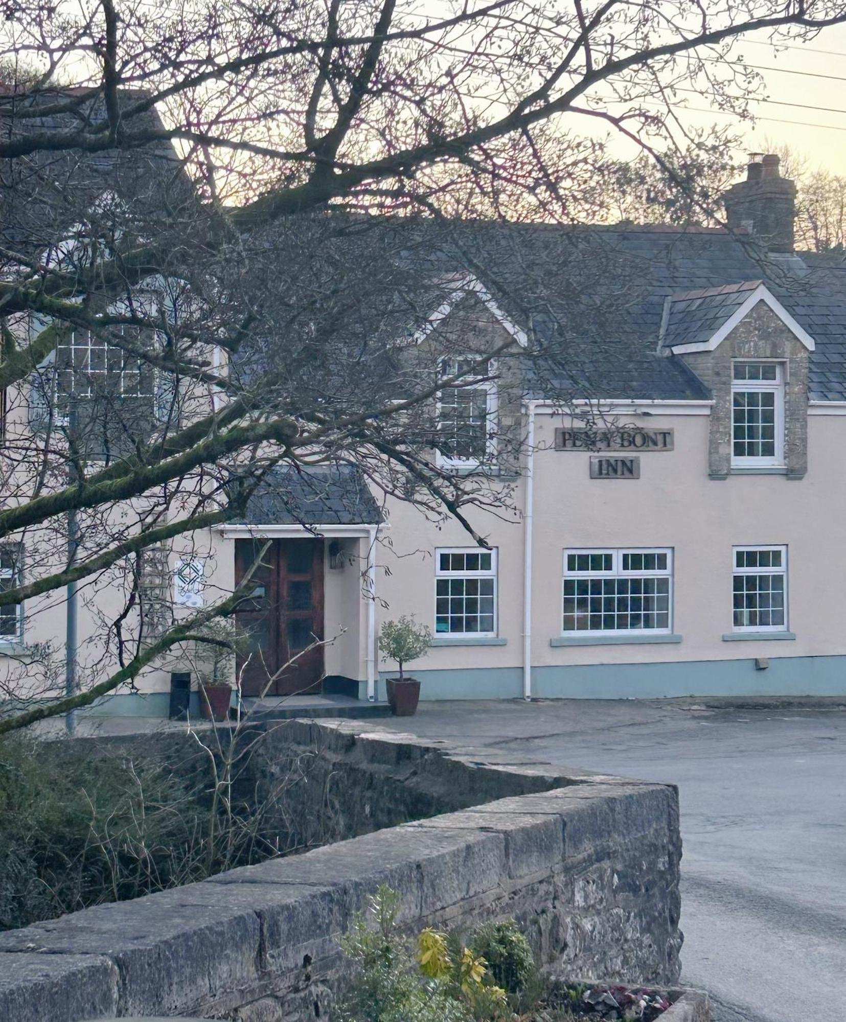 Penybont Restaurant + Inn Carmarthen Esterno foto